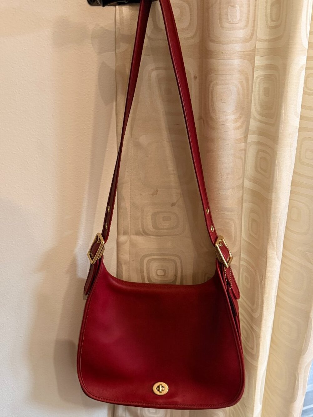 Vintage Coach Legacy Crescent Hobo in Cherry Red 9718 - Picture 2 of 12